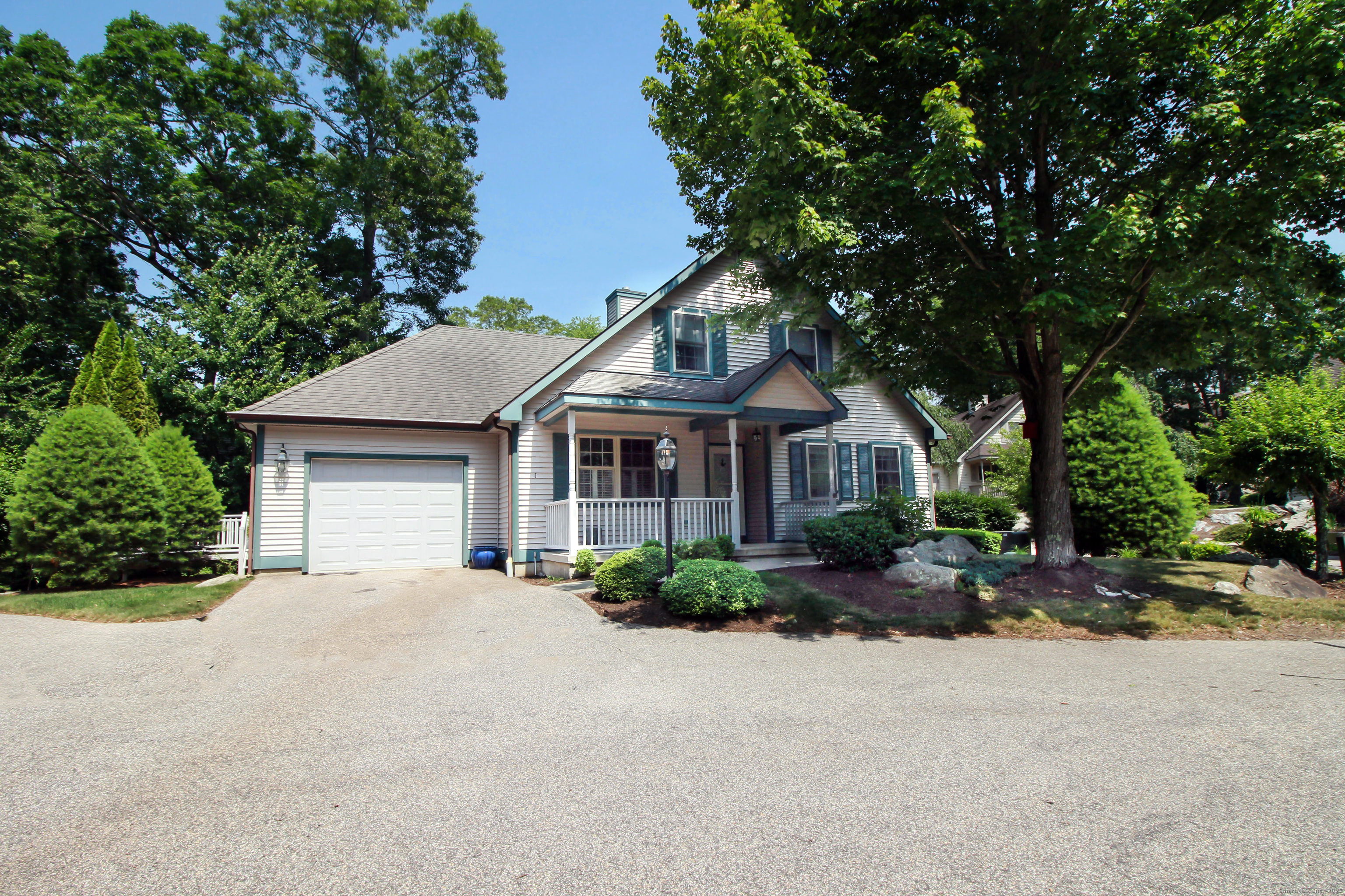 Property Photo:  1 Chestnut Drive 1  CT 06357 