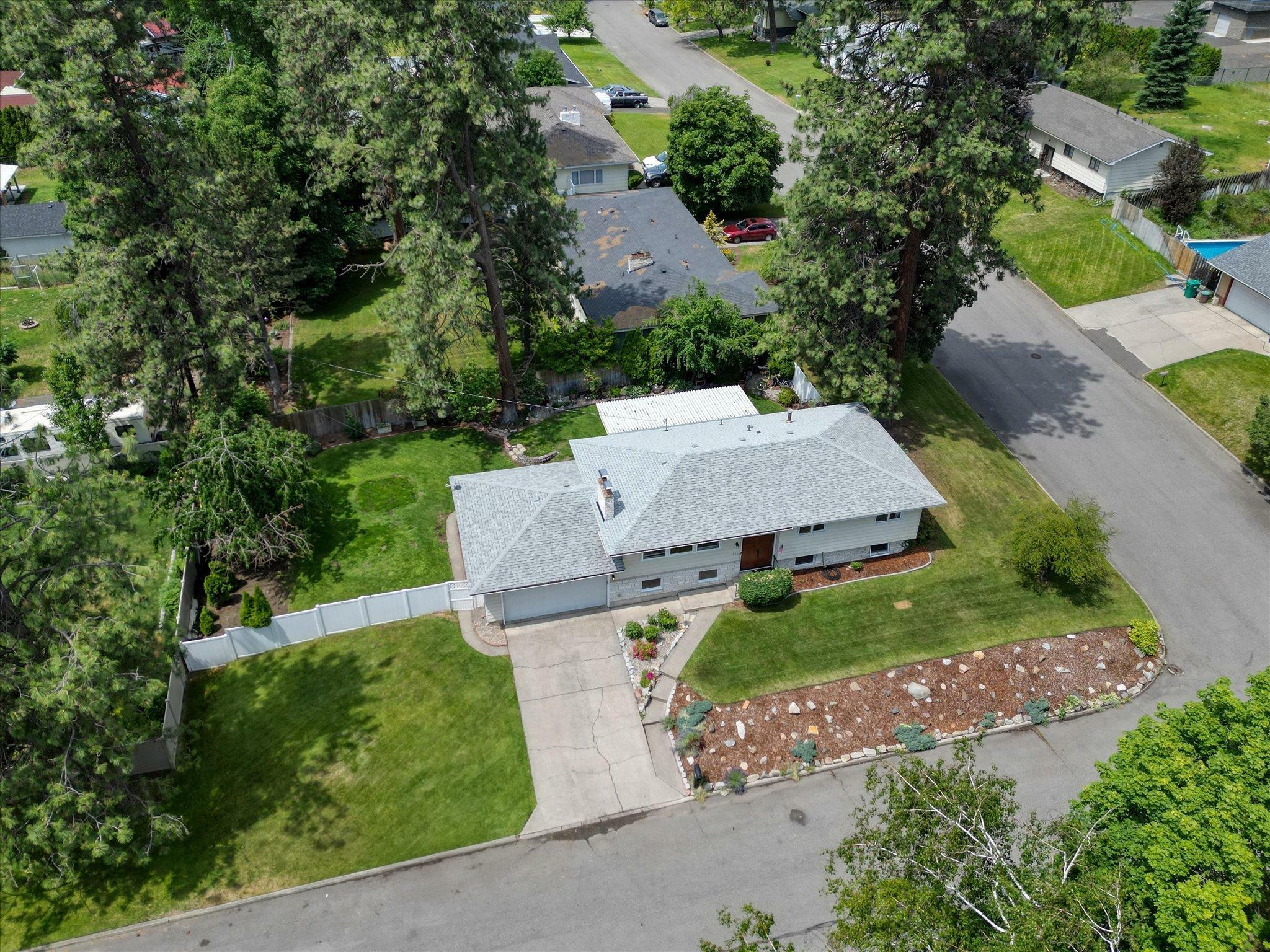 Property Photo: 9405 N Normandie Ln WA 99218