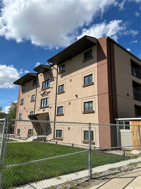 Property Photo: 607 10th Street 306 SK S0K 2A0