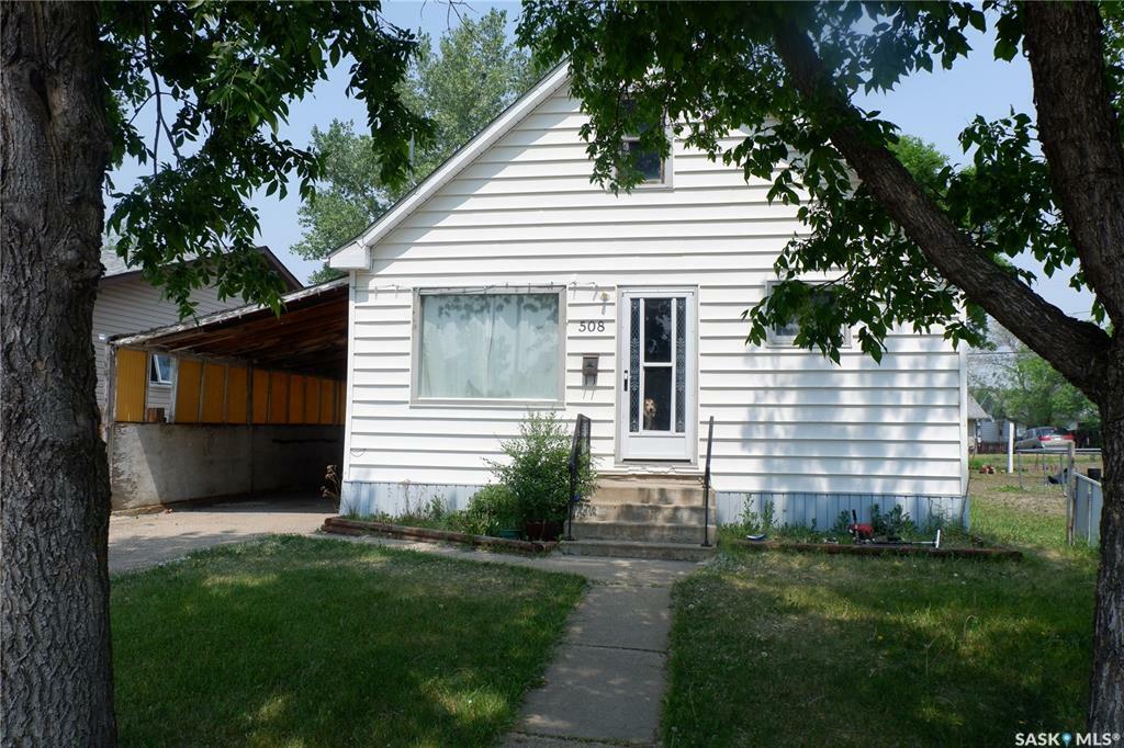 Property Photo: 508 5th Avenue W SK S0H 0B0