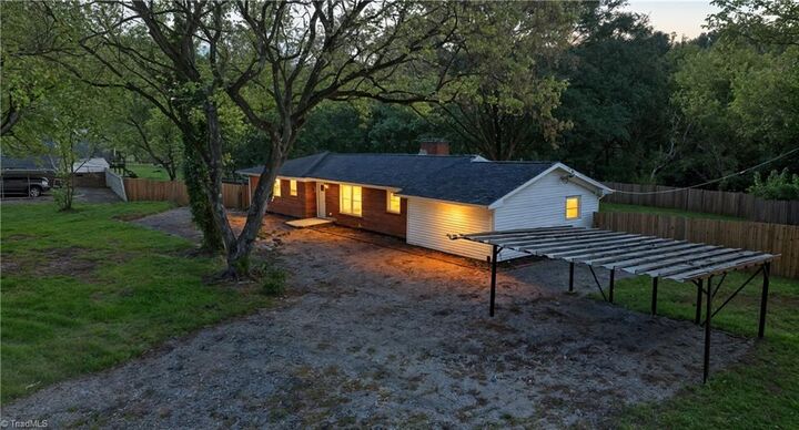 Property Photo: 5515 Bethania Road NC 27040
