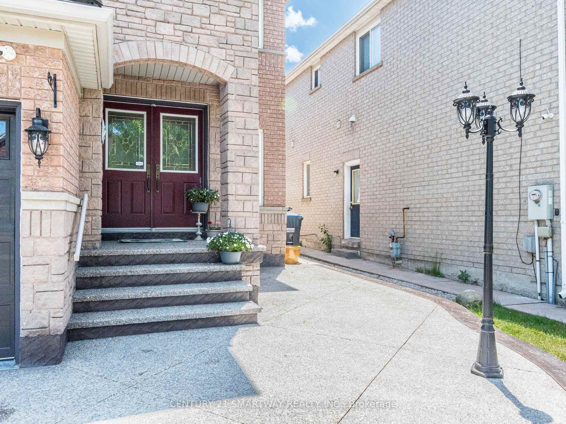 Photo de la propriété: 38 Bottlebrush Drive ON L6R 2Z5
