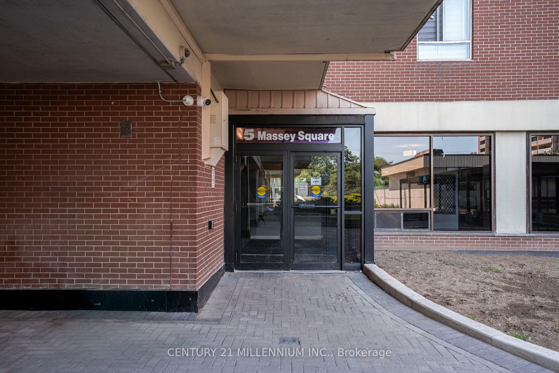 Property Photo: 5 Massey Square 2009 ON M4C 5L6