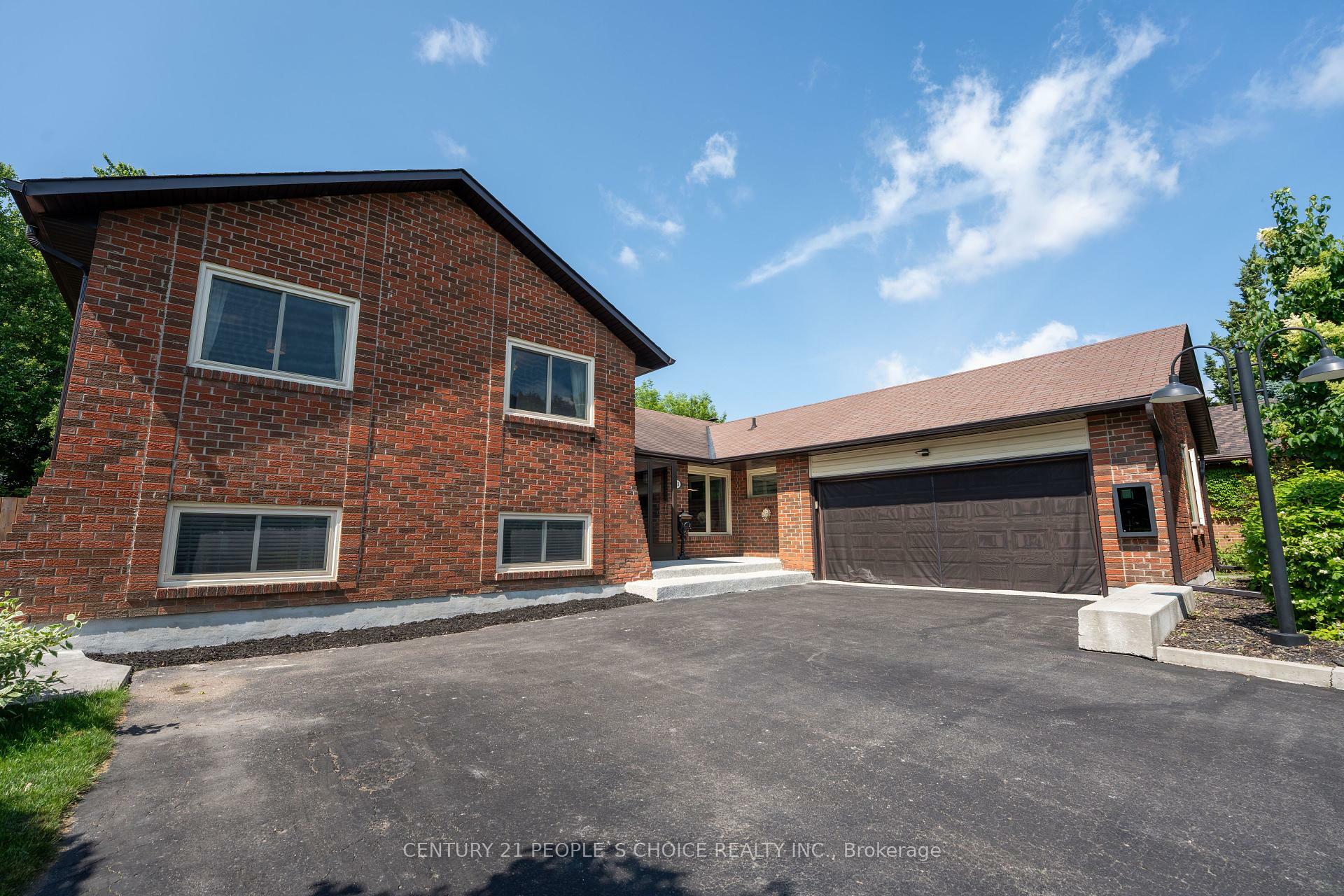 Property Photo: 23 Wadsworth Circle ON L6Z 1W6