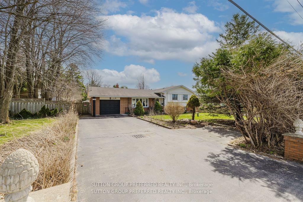 Property Photo: 120 Fanshawe Park Road W ON N6G 5C4