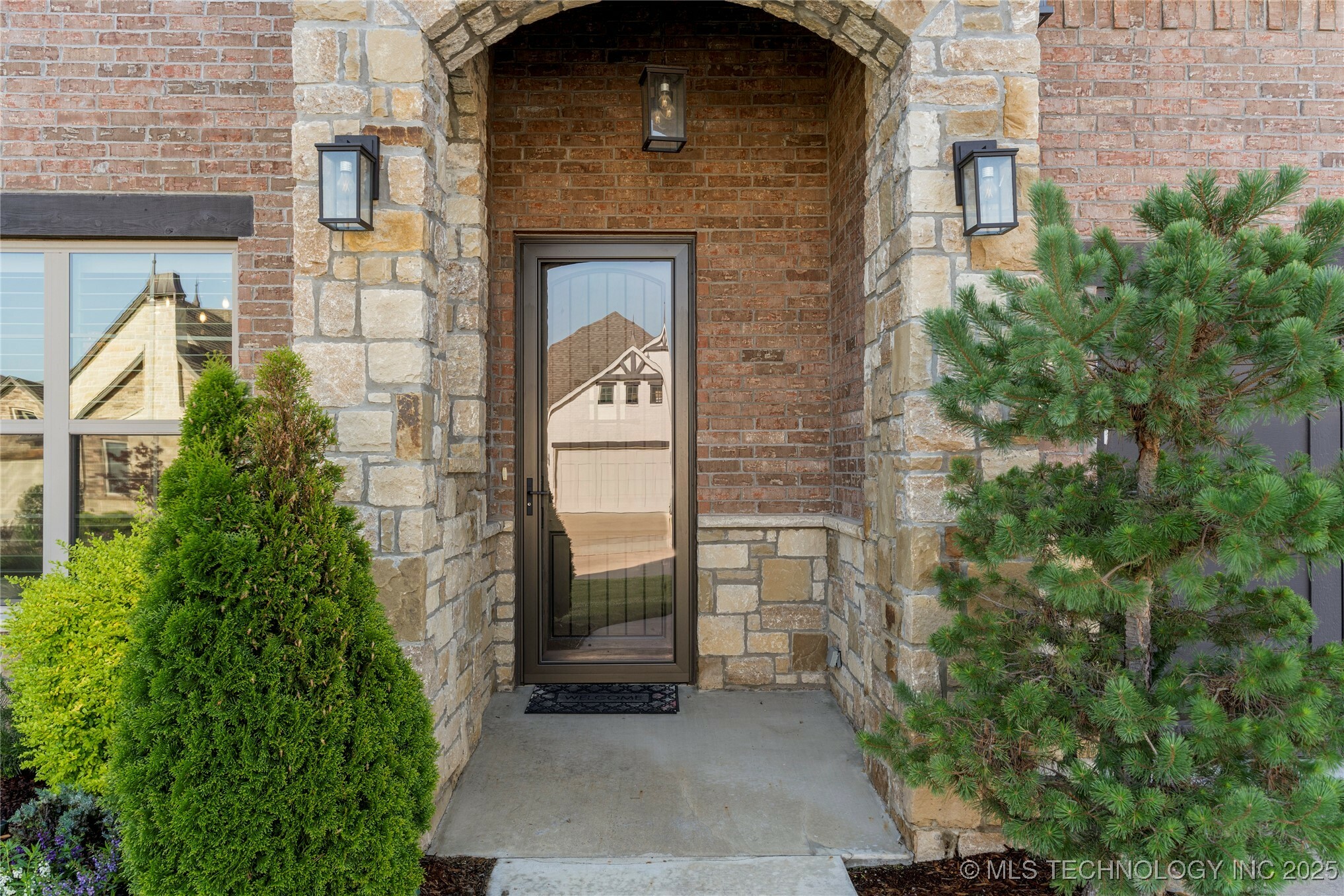 Property Photo: 3735 S Redwood Drive OK 74011