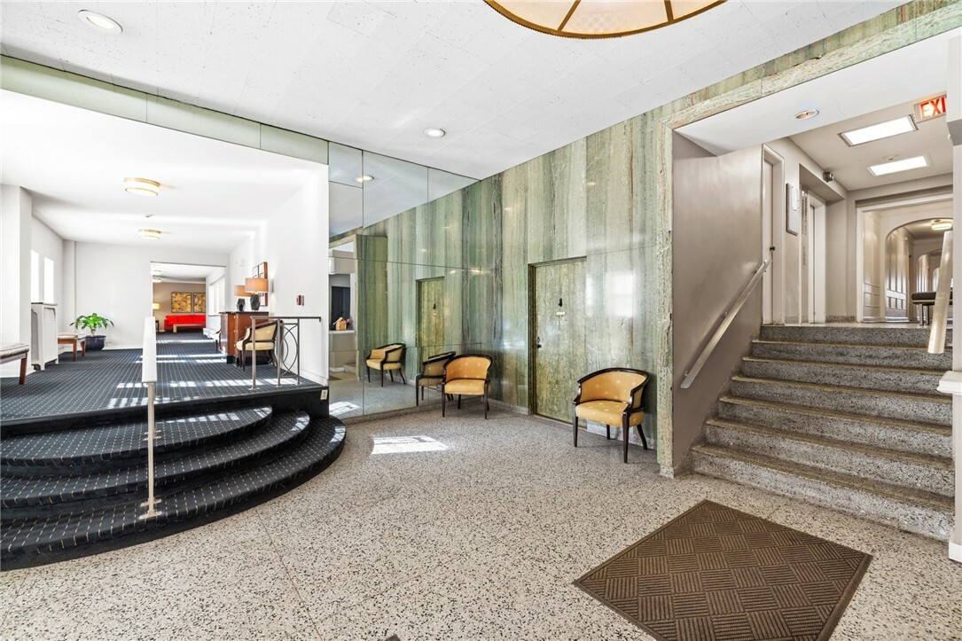 Property Photo: 144 N Dithridge St 801 PA 15213