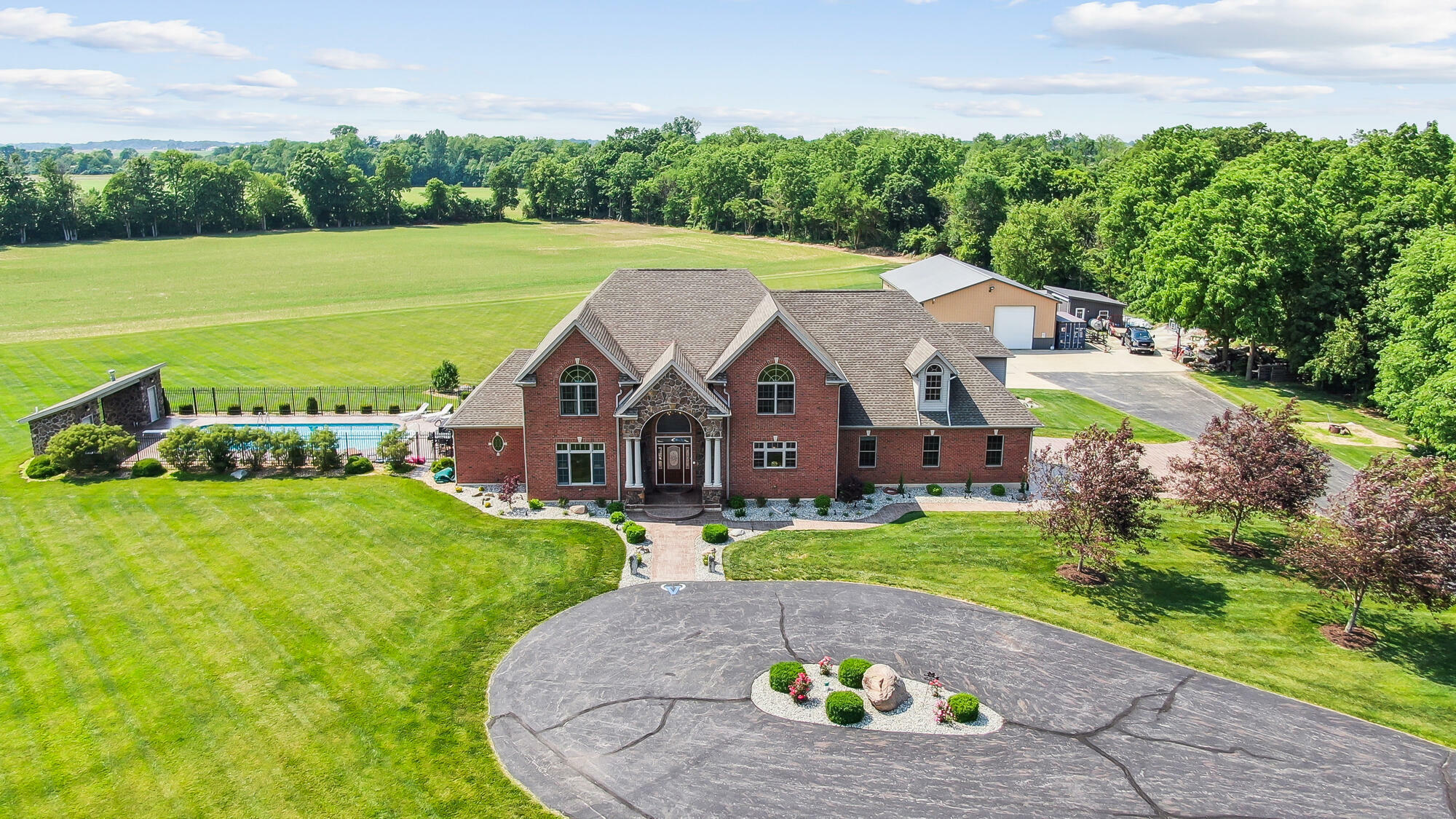 Property Photo: 10568 N Casstown Sidney Road OH 45356
