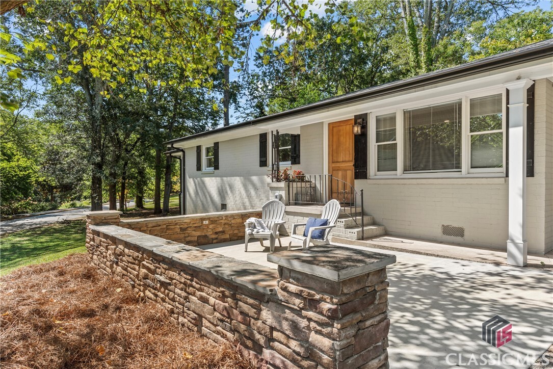 Property Photo: 195 Sylvan Road GA 30606