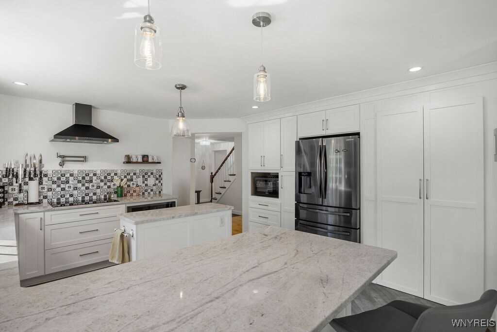 Property Photo: 5117 Woodland Drive NY 14092