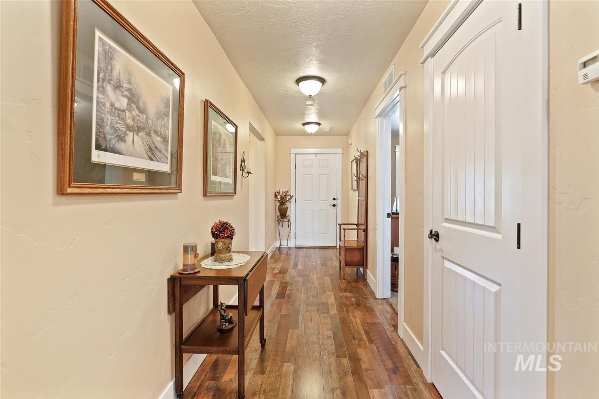 Property Photo: 201 Homesteaders St. ID 83644-4911