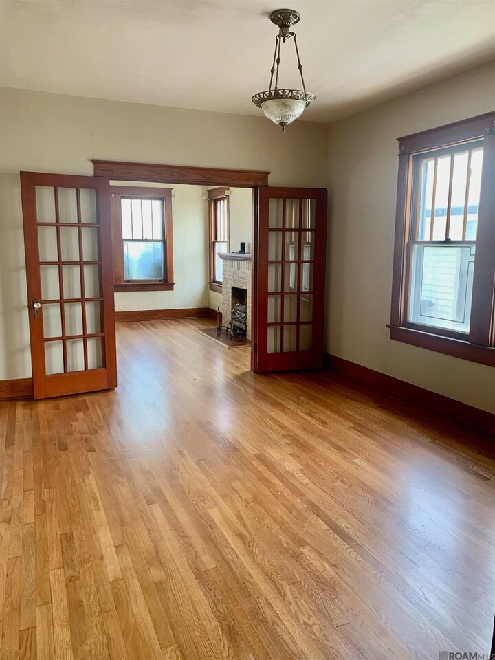 Property Photo:  219 Westmoreland Dr  LA 70806 