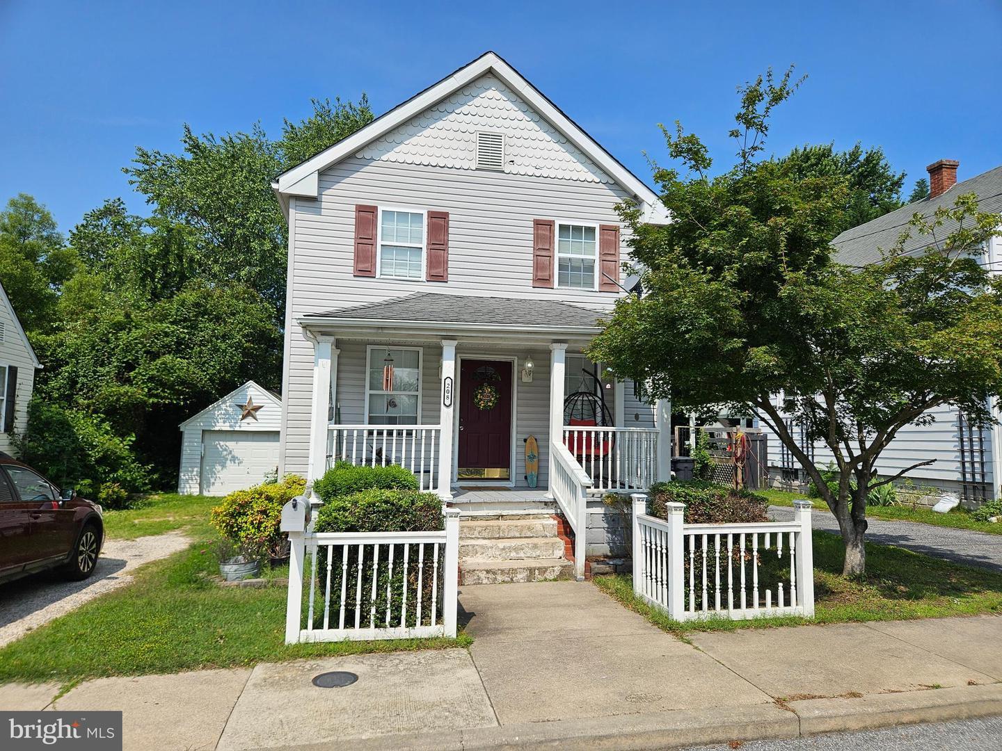 Property Photo:  208 East Street  DE 19963 