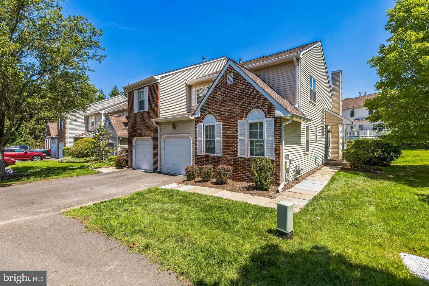 22 Pioneer Court  Ewing NJ 08628 photo