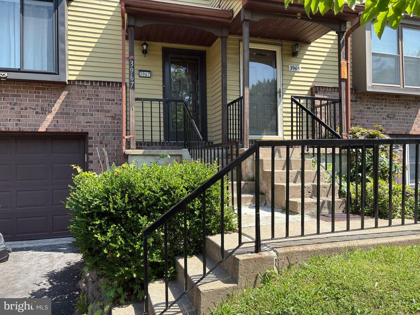 Property Photo: 3967 Gloucester Court PA 19020