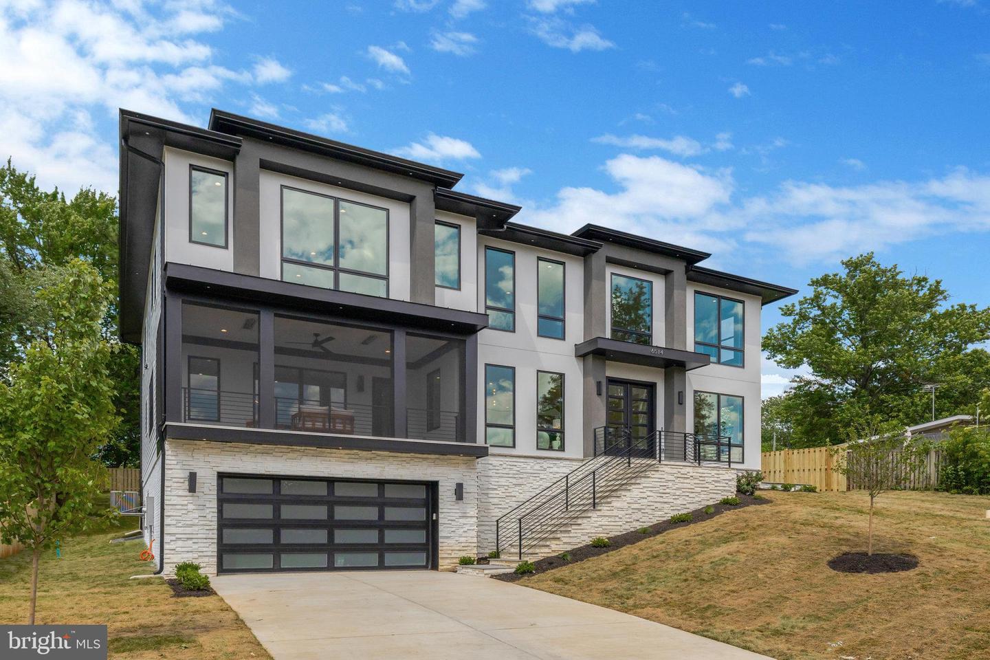 Property Photo: 6514 Byrnes Drive VA 22101