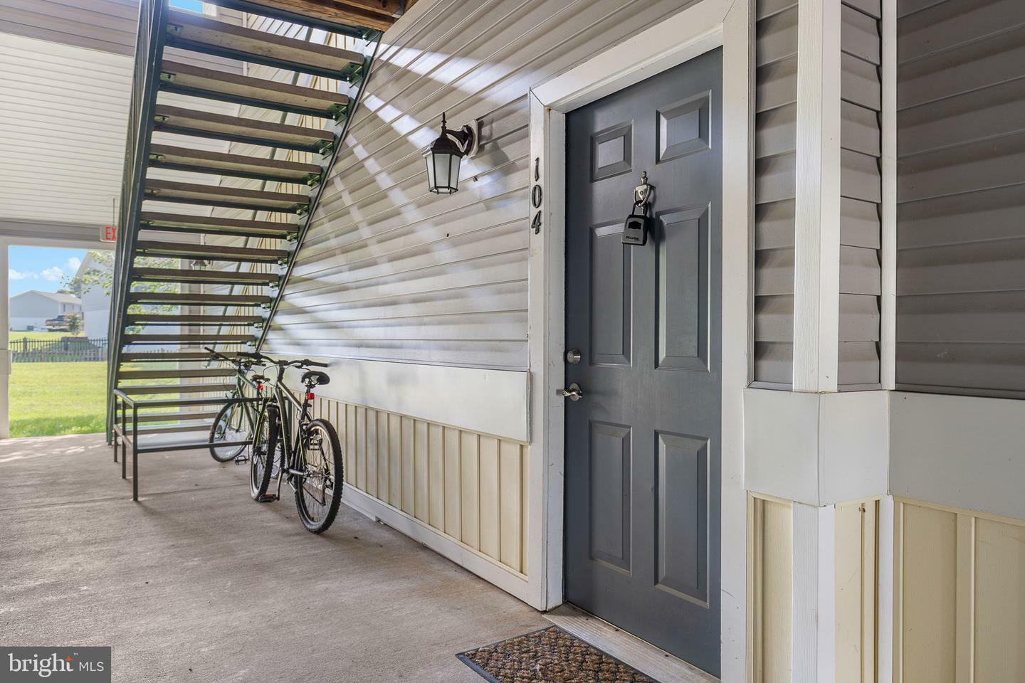 Property Photo:  6161 Willow Place 104  VA 22712 