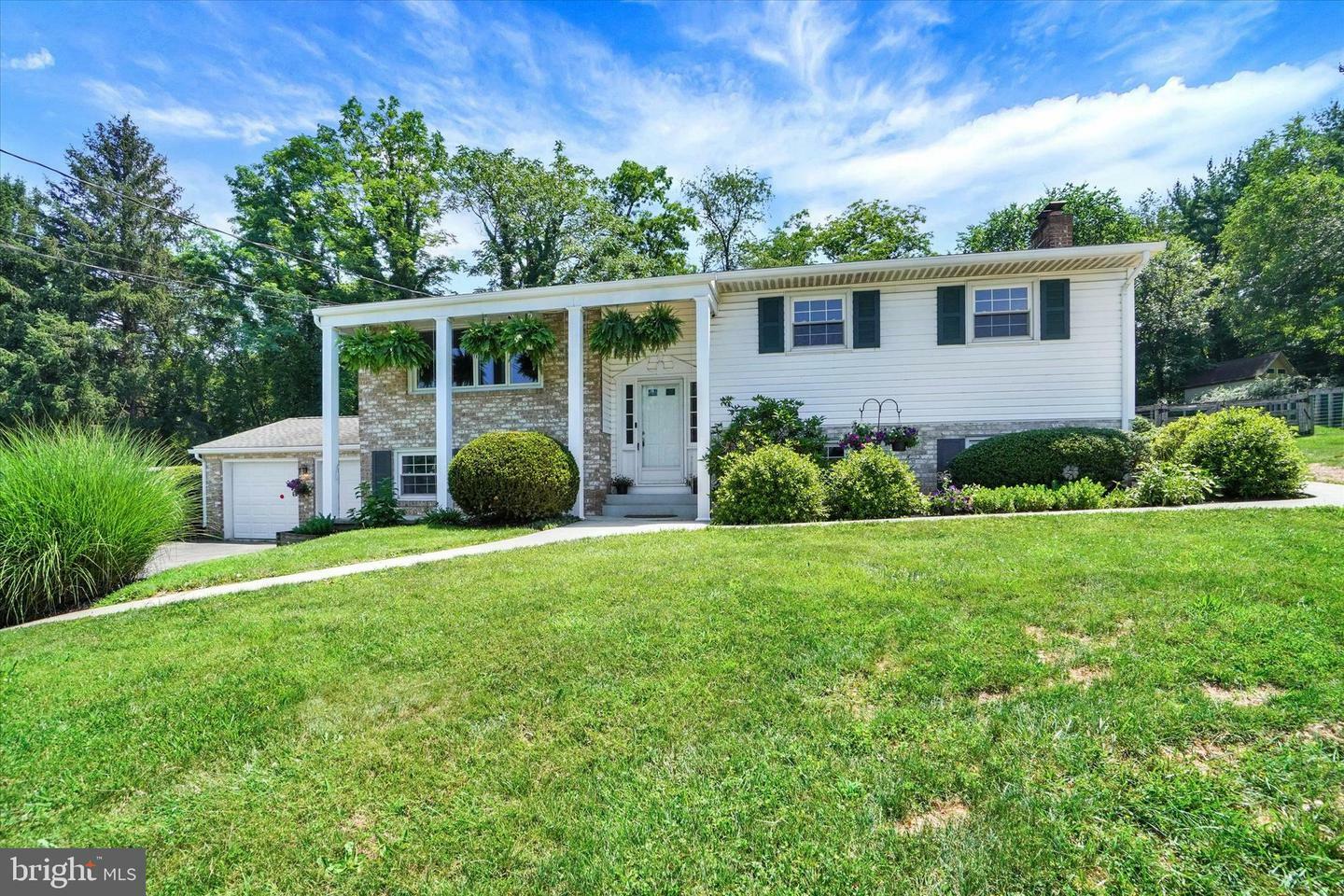 2160 Blenheim Court  York PA 17403 photo