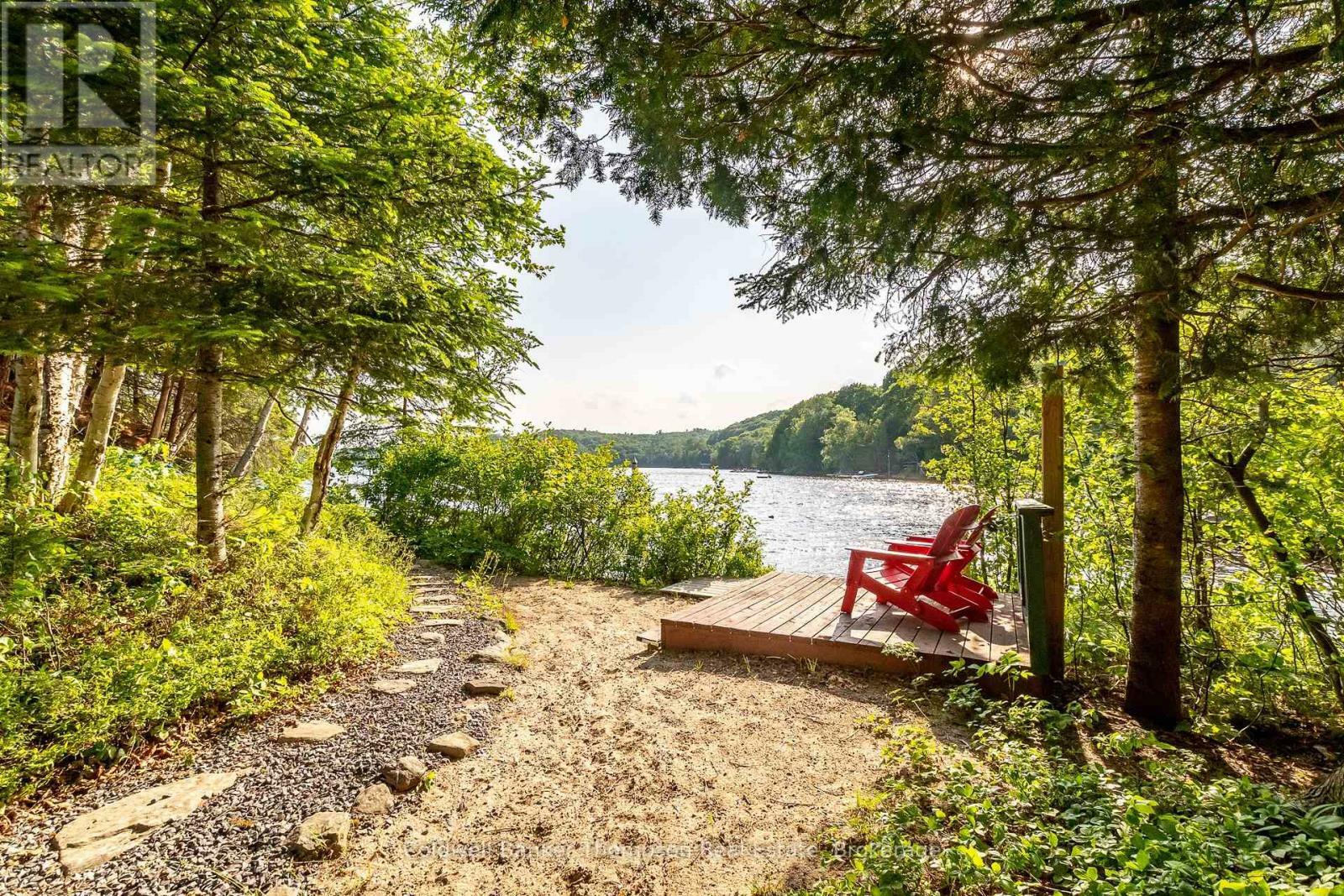 Photo de la propriété:  215 Ena Drive  ON P1H 2J4 