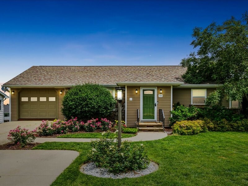 515 2nd Street S  Coggon IA 52218 photo
