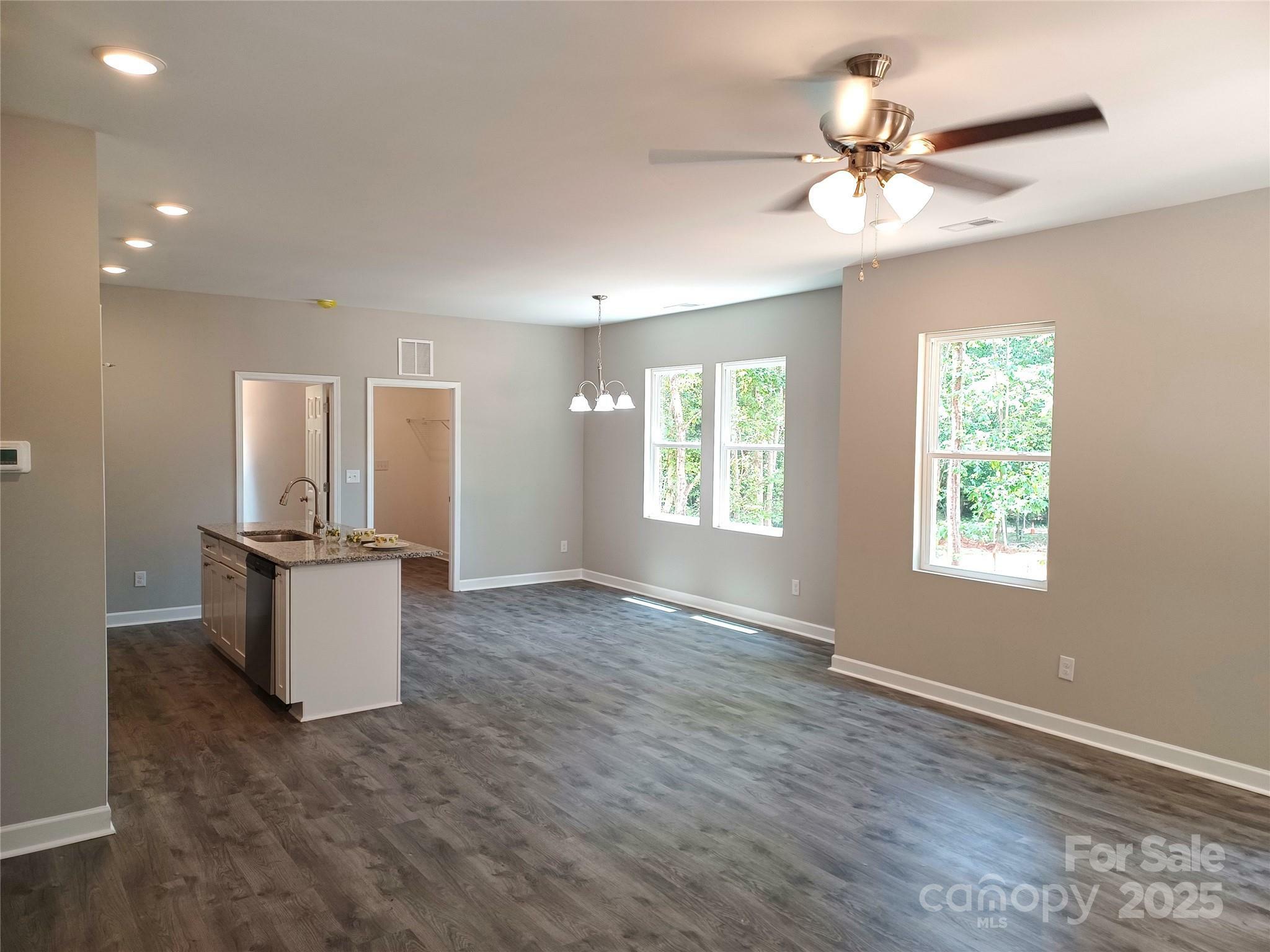Property Photo: 372 Lippard Farm Road NC 28625