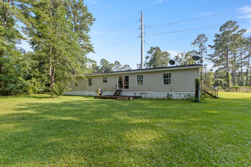 Property Photo: 250 W Medina Street SC 29483
