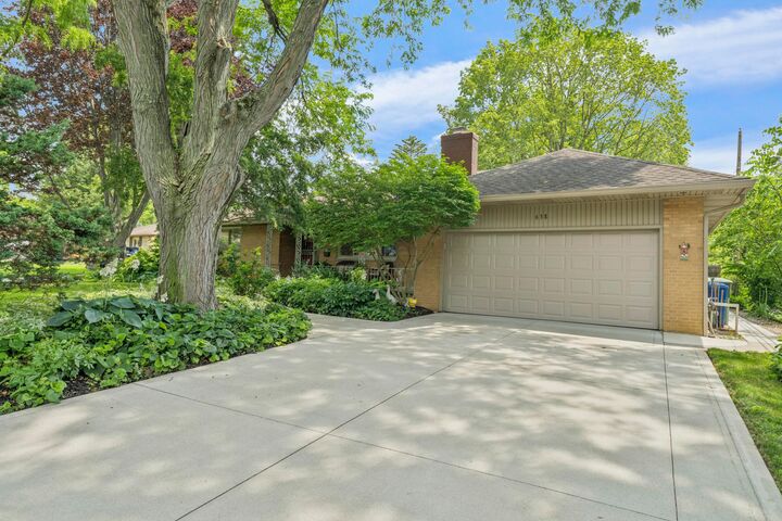 638 Beautyview Court  Columbus OH 43214 photo