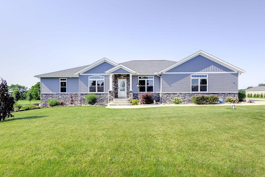 Property Photo: 3415 Grubb Road OH 44904