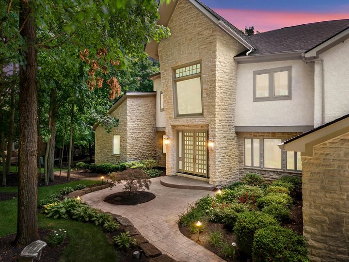 Property Photo: 1967 Woodlands Place OH 43065