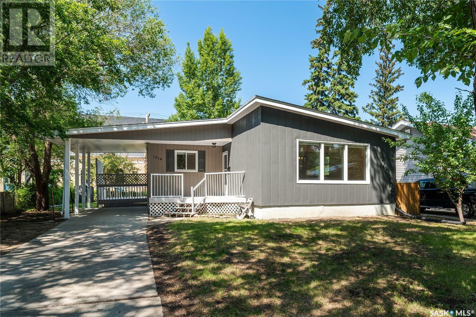 Property Photo:  1314 Jubilee Avenue  SK S4S 3S9 