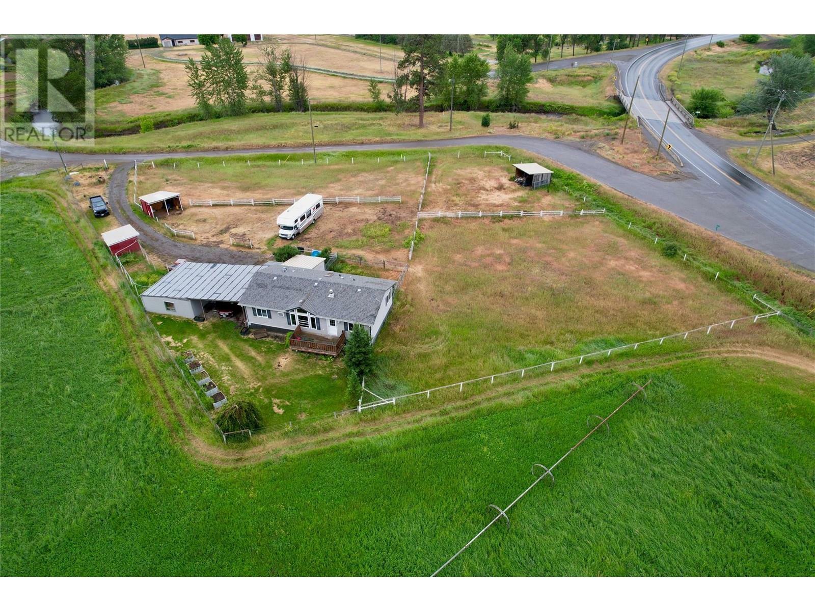 Photo de la propriété: 6725 Bulman Road BC V0E 3B1