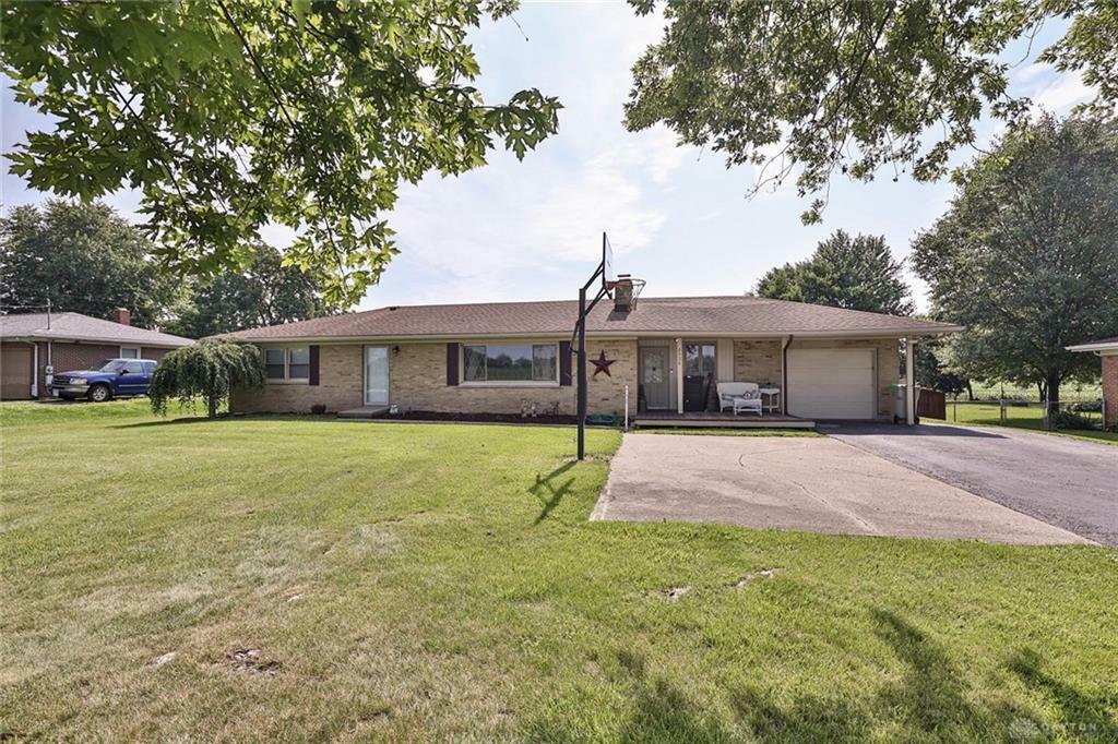 Property Photo: 2536 S Burnett Road OH 45505