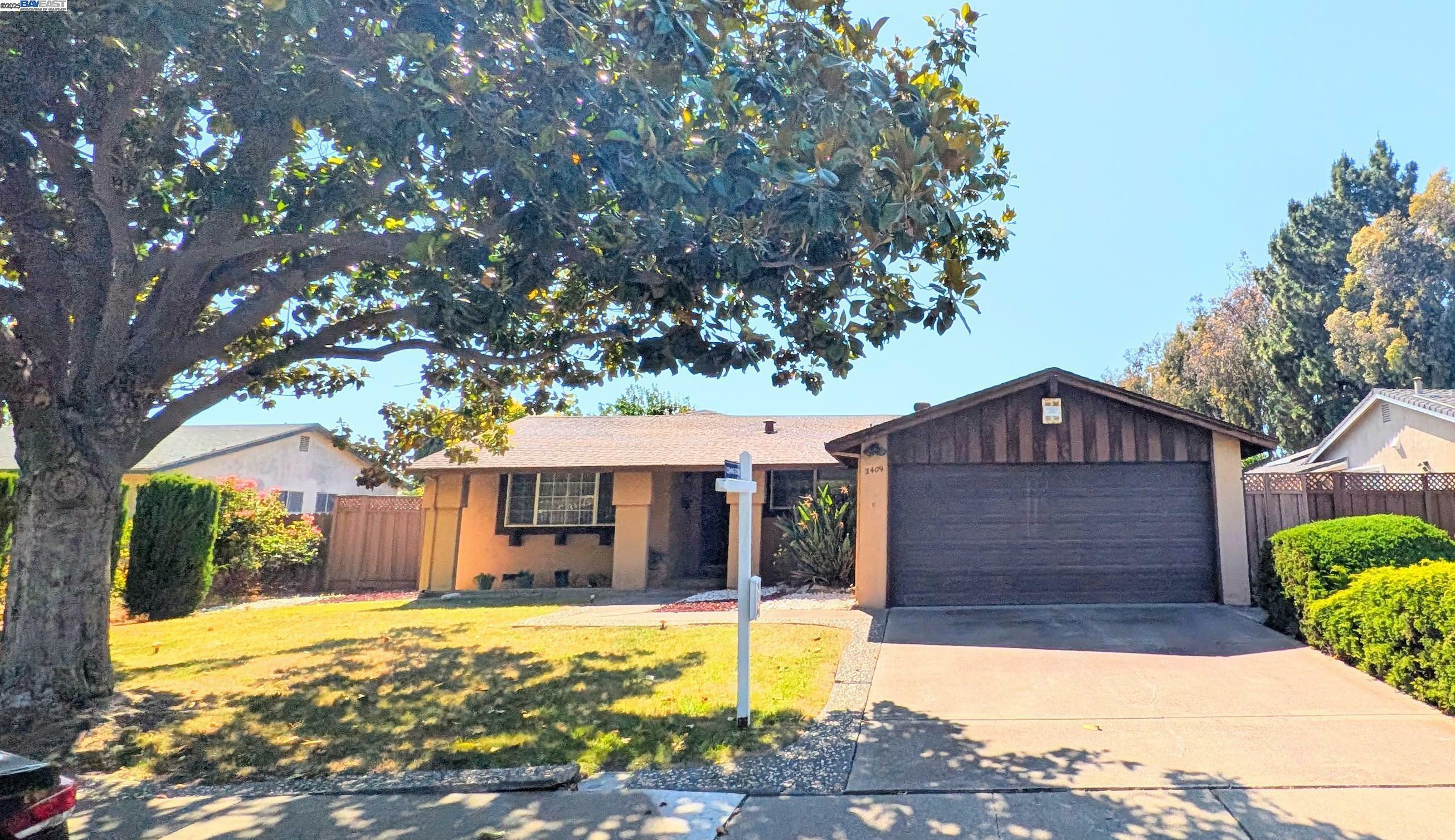 Property Photo: 2409 Cherrywood Dr CA 94587