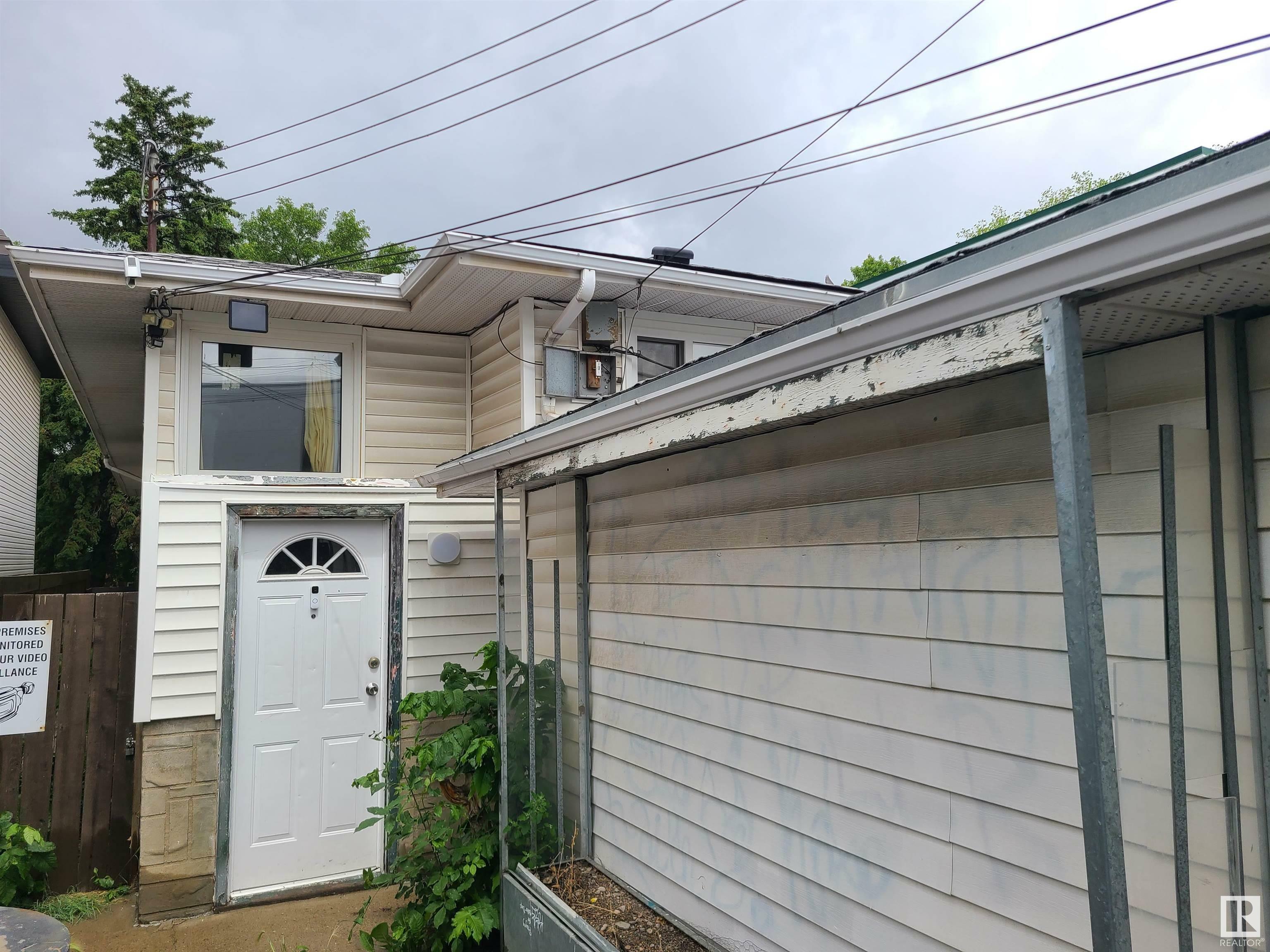 Photo de la propriété: 10115 83 Avenue NW AB T6E 2C5