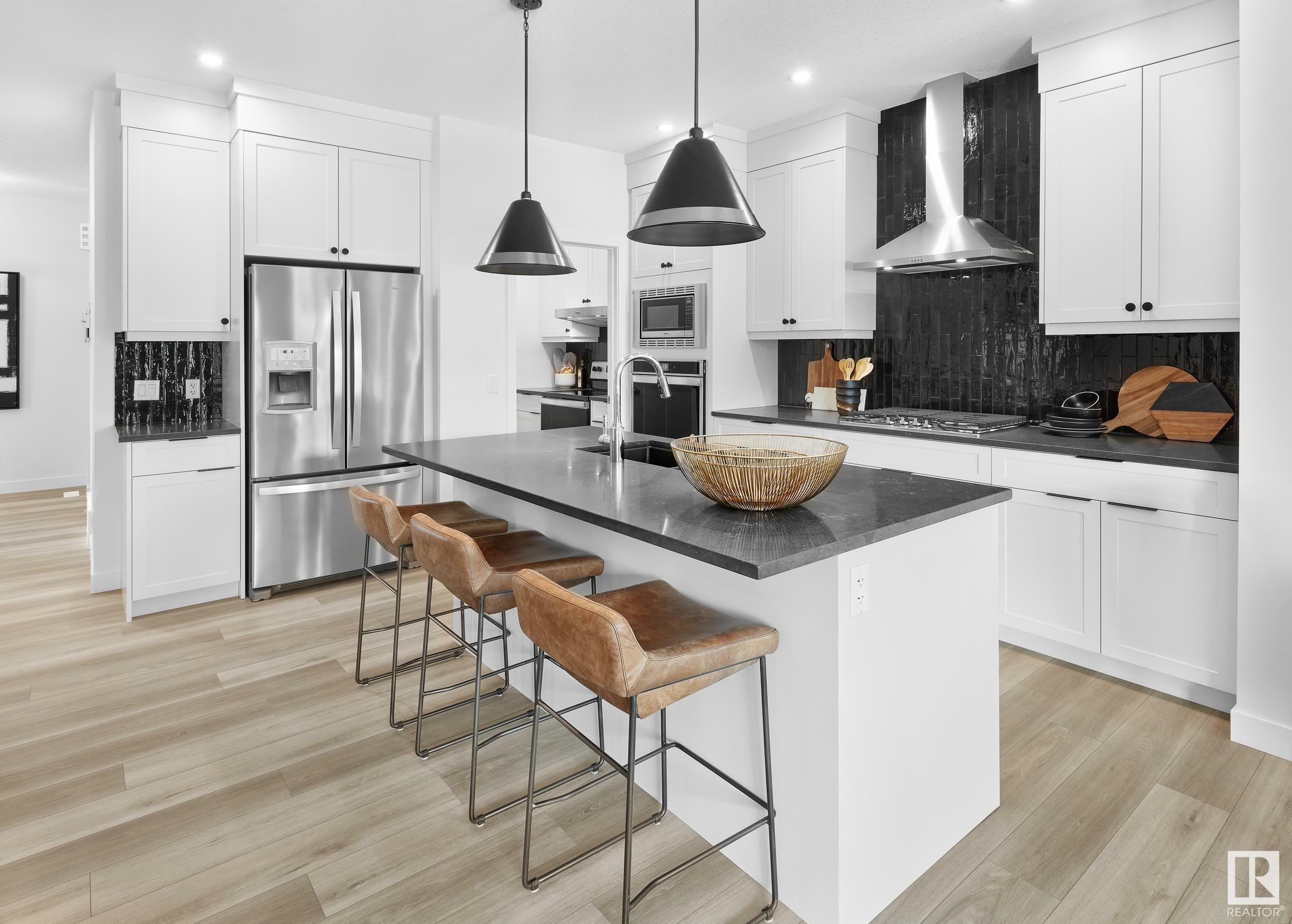 Property Photo: 3544 Erlanger Link Link NW AB T6M 1J5