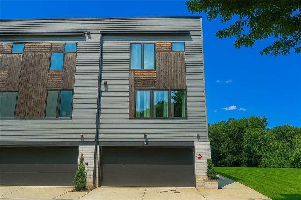 Property Photo: 2424 Memorial Drive Drive SE 3 GA 30317