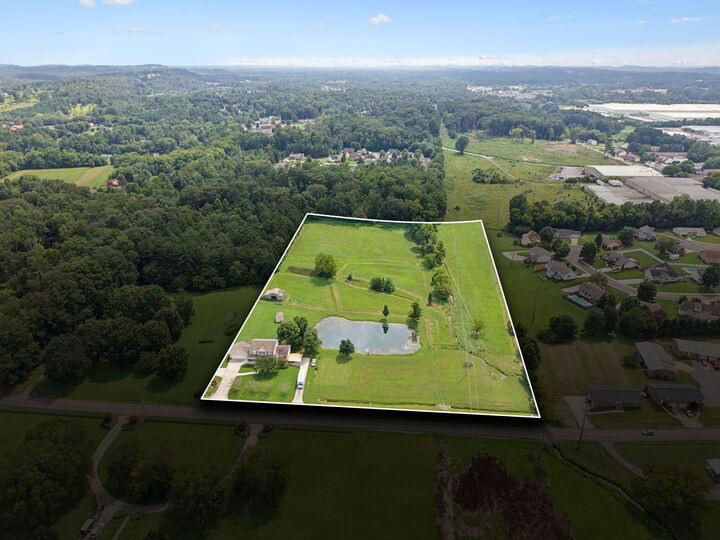 Property Photo:  1798 31st Street NE  TN 37323 