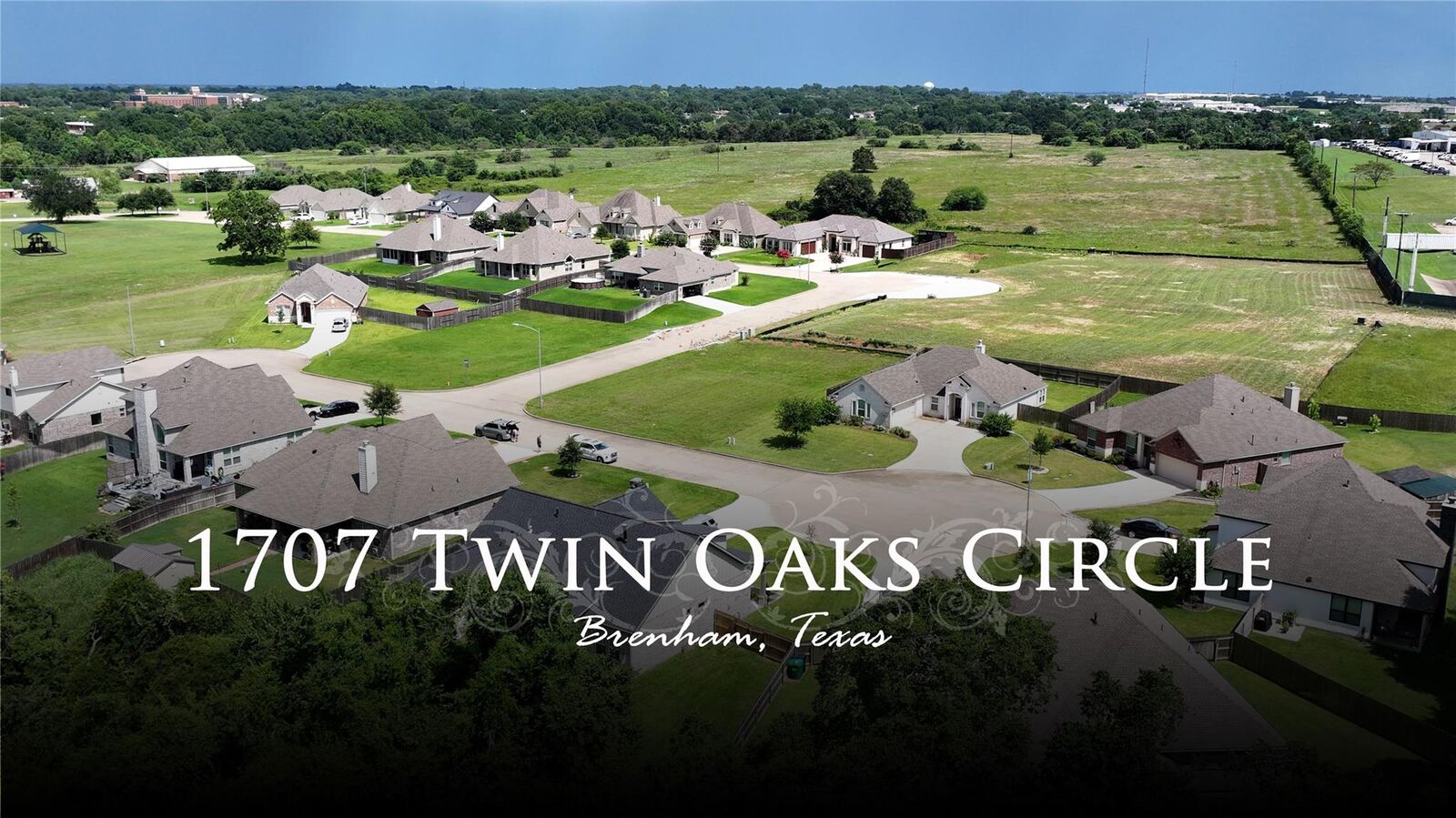 Property Photo: 1707 Twin Oaks Circle TX 77833