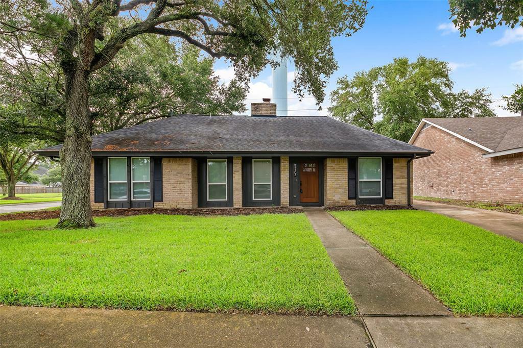 Property Photo: 21103 Park York Drive TX 77450