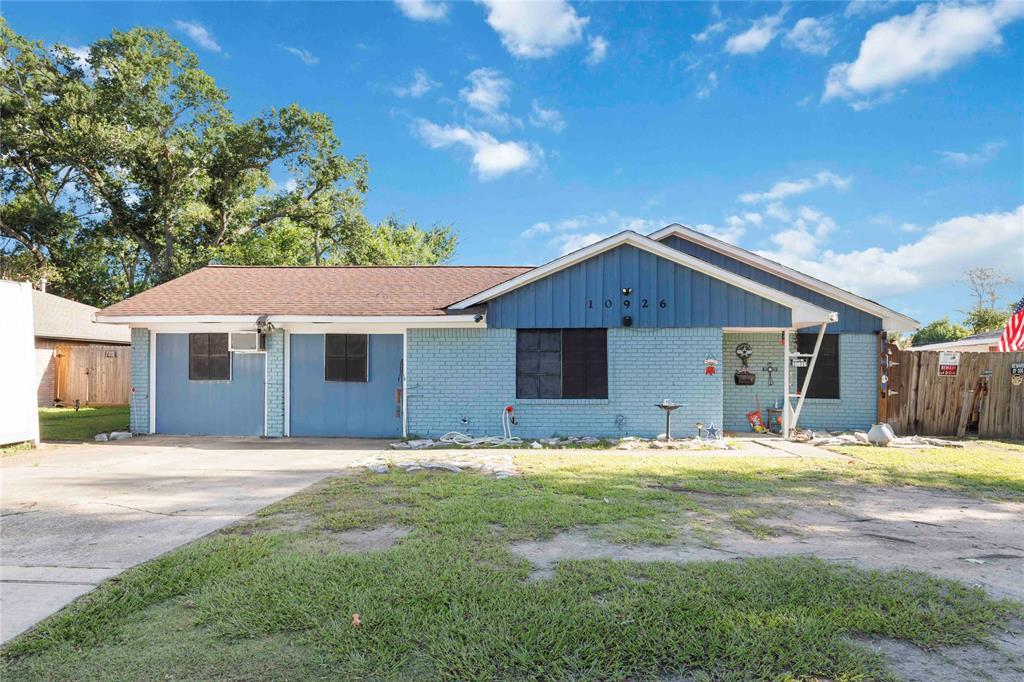 Property Photo:  10926 Ivyridge Road  TX 77043 