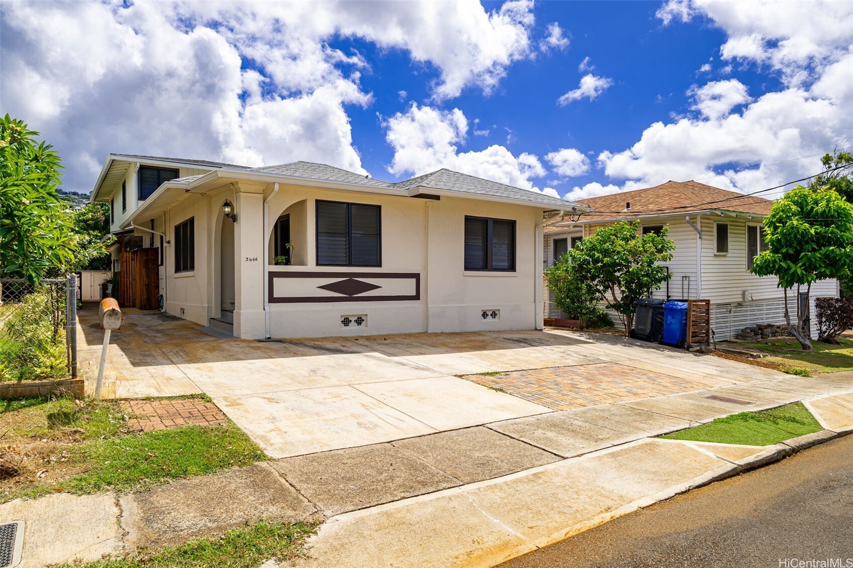 3666 Keanu Street  Honolulu HI 96816 photo