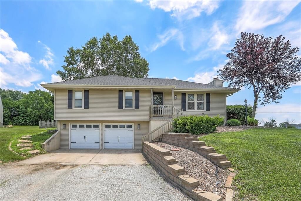 Property Photo: 7525 Wright Way Lane MO 64062