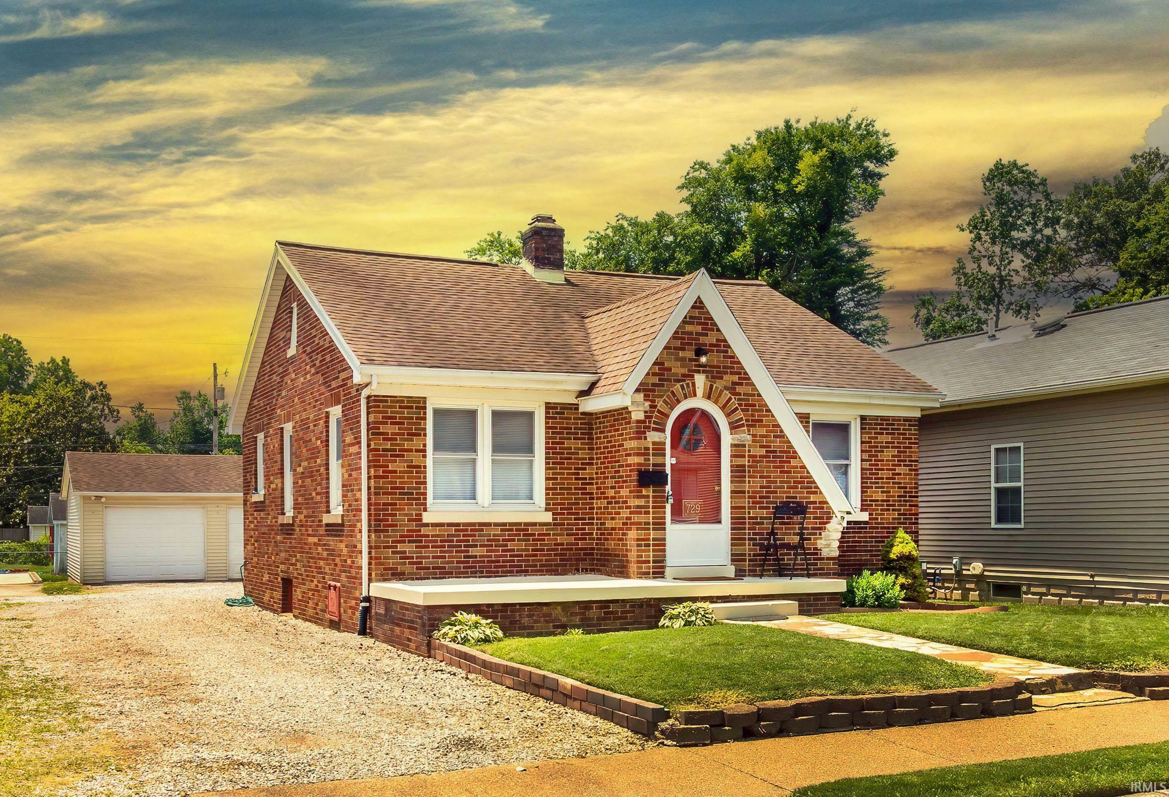 Property Photo: 729 E Parkland Avenue IN 47711