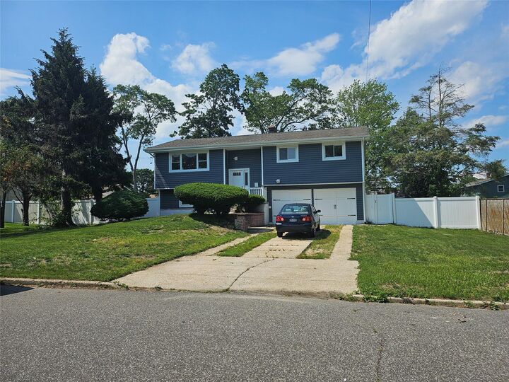 Property Photo:  141 Sheridan Street  NY 11717 