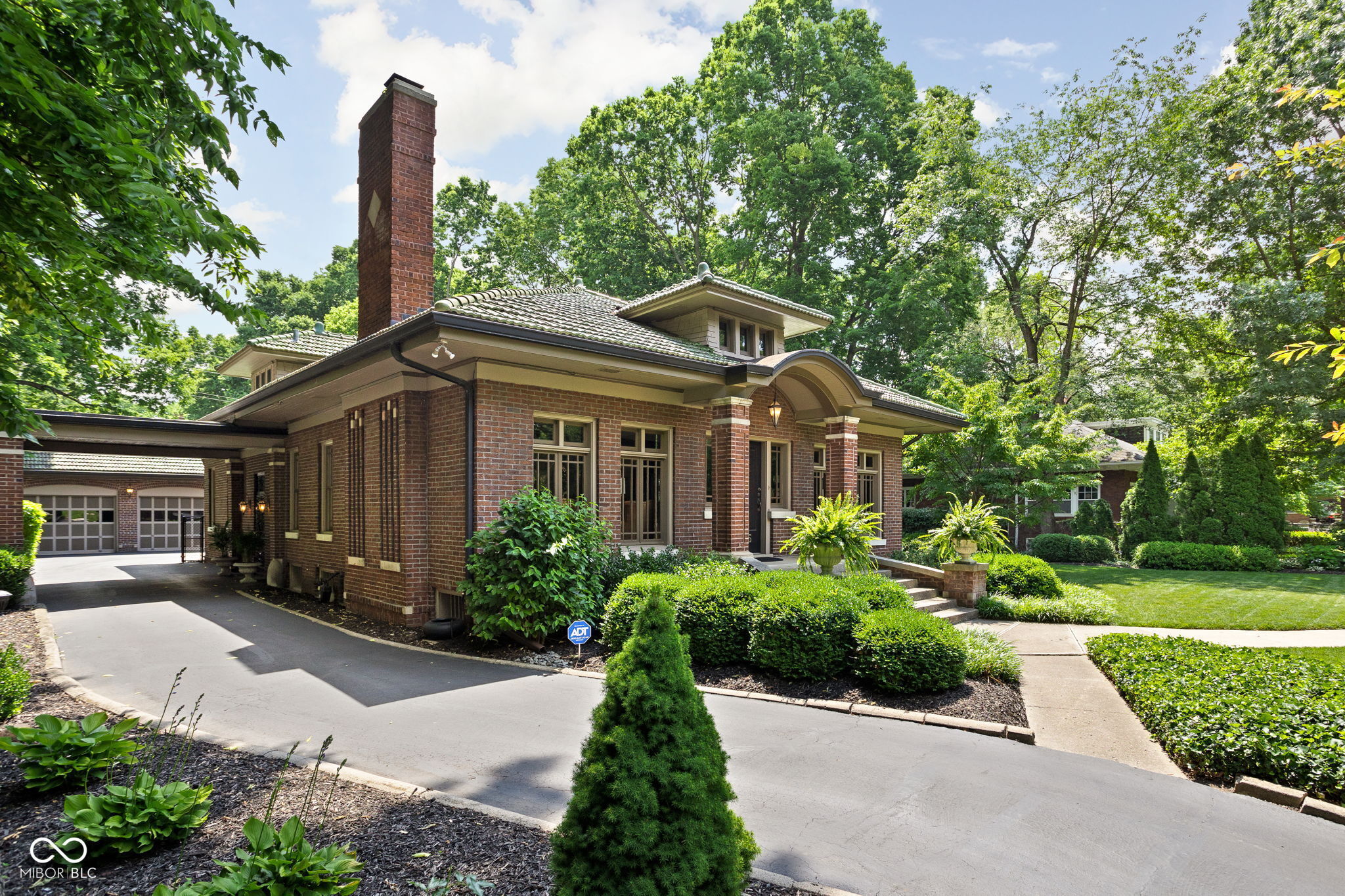 Property Photo: 4455 Broadway Street IN 46205