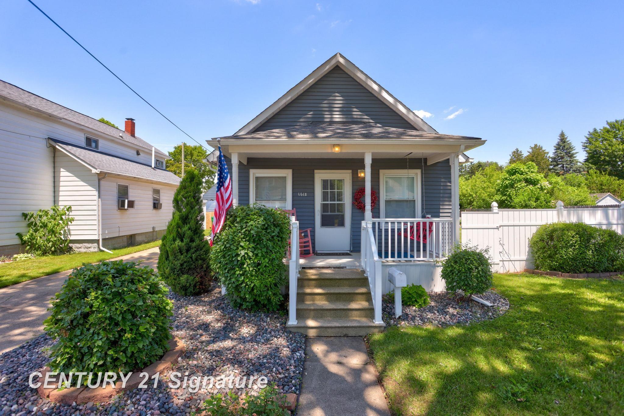Property Photo: 1618 Division Street MI 48602