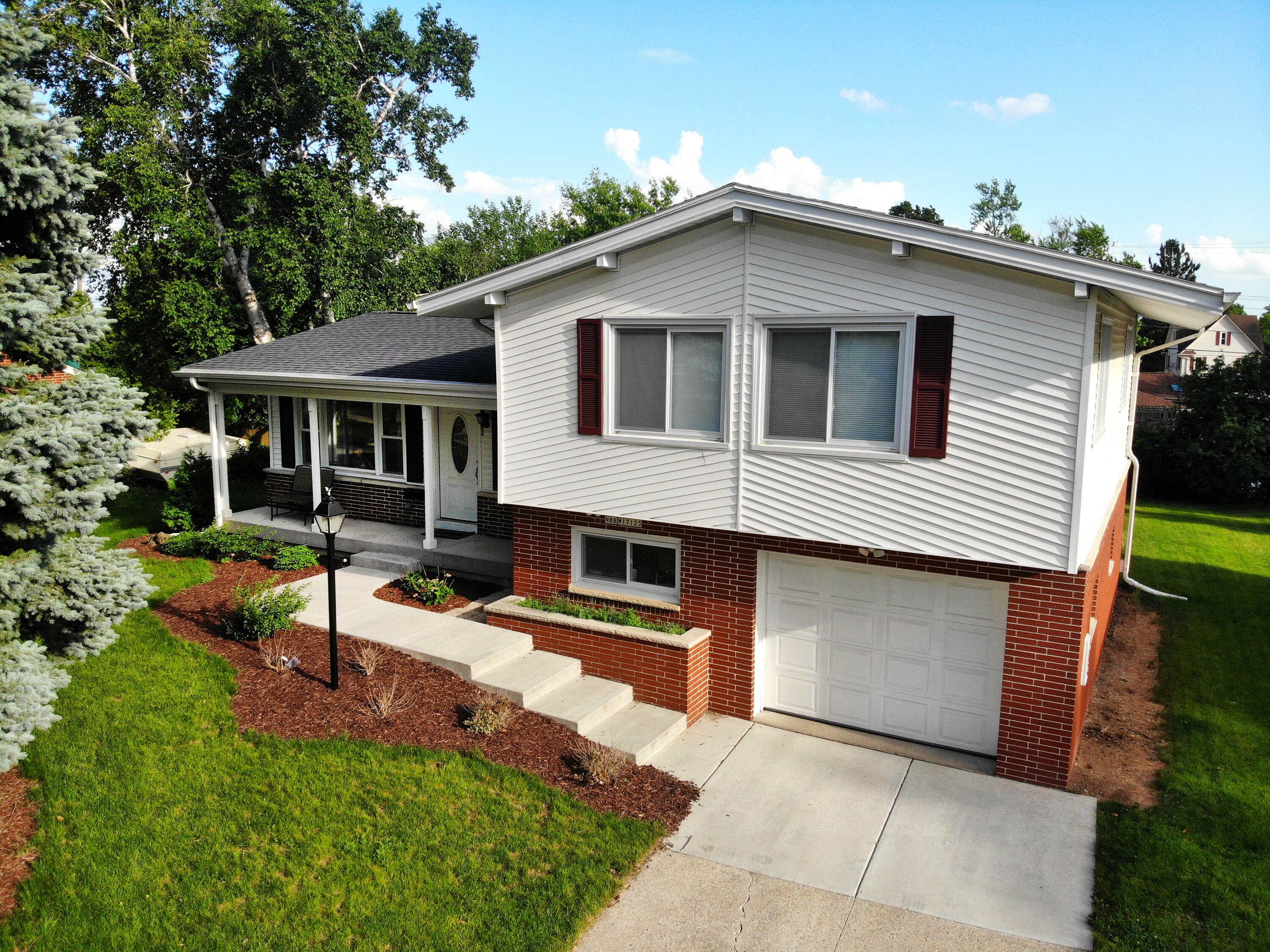 Property Photo: N88w17123 Elmwood Dr WI 53051