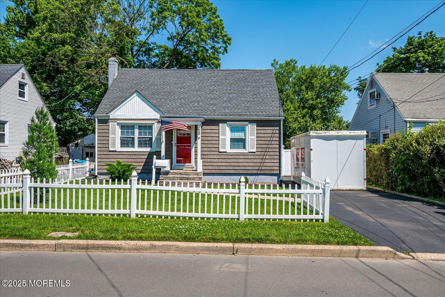 296 High Street  Metuchen NJ 08840 photo