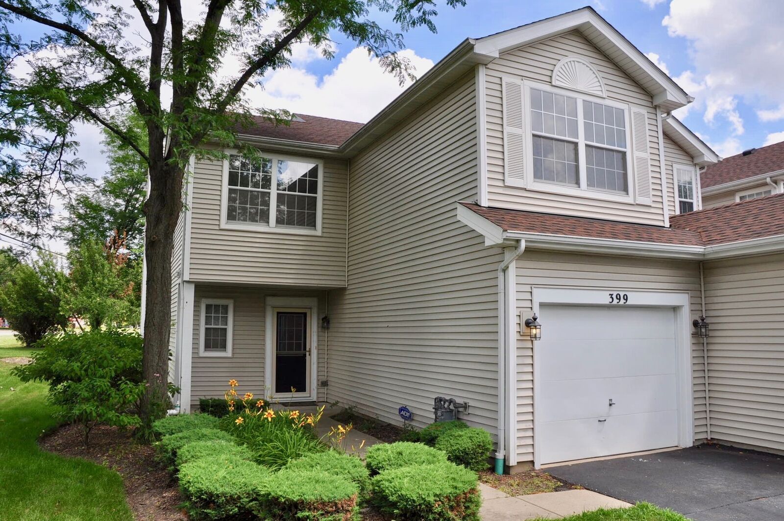 Property Photo: 399 Glen Byrn Court IL 60194