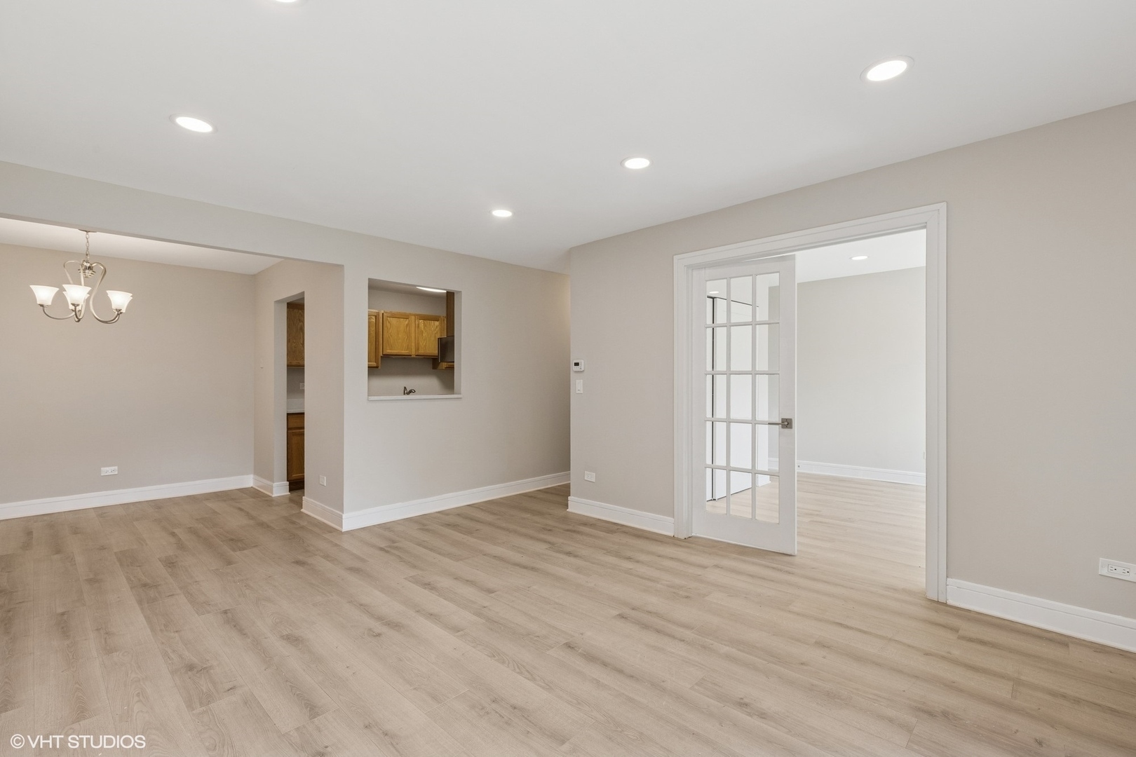 Property Photo: 940 N Lakeside Drive 1A IL 60061